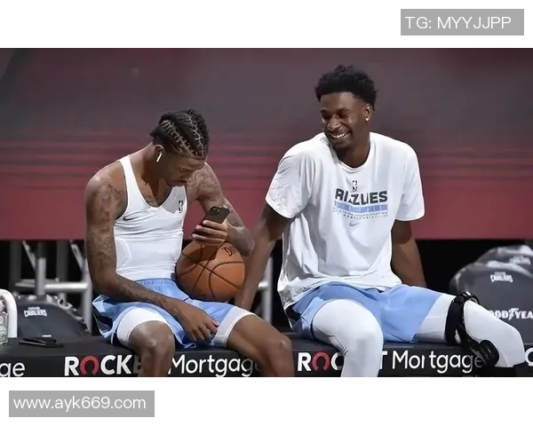 爵士内线伤病频发，库里奇或成球队救星